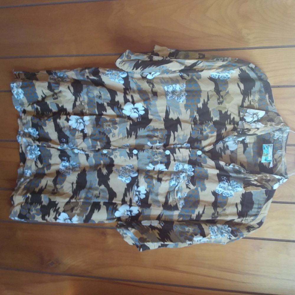 Casual short sleeve shirt